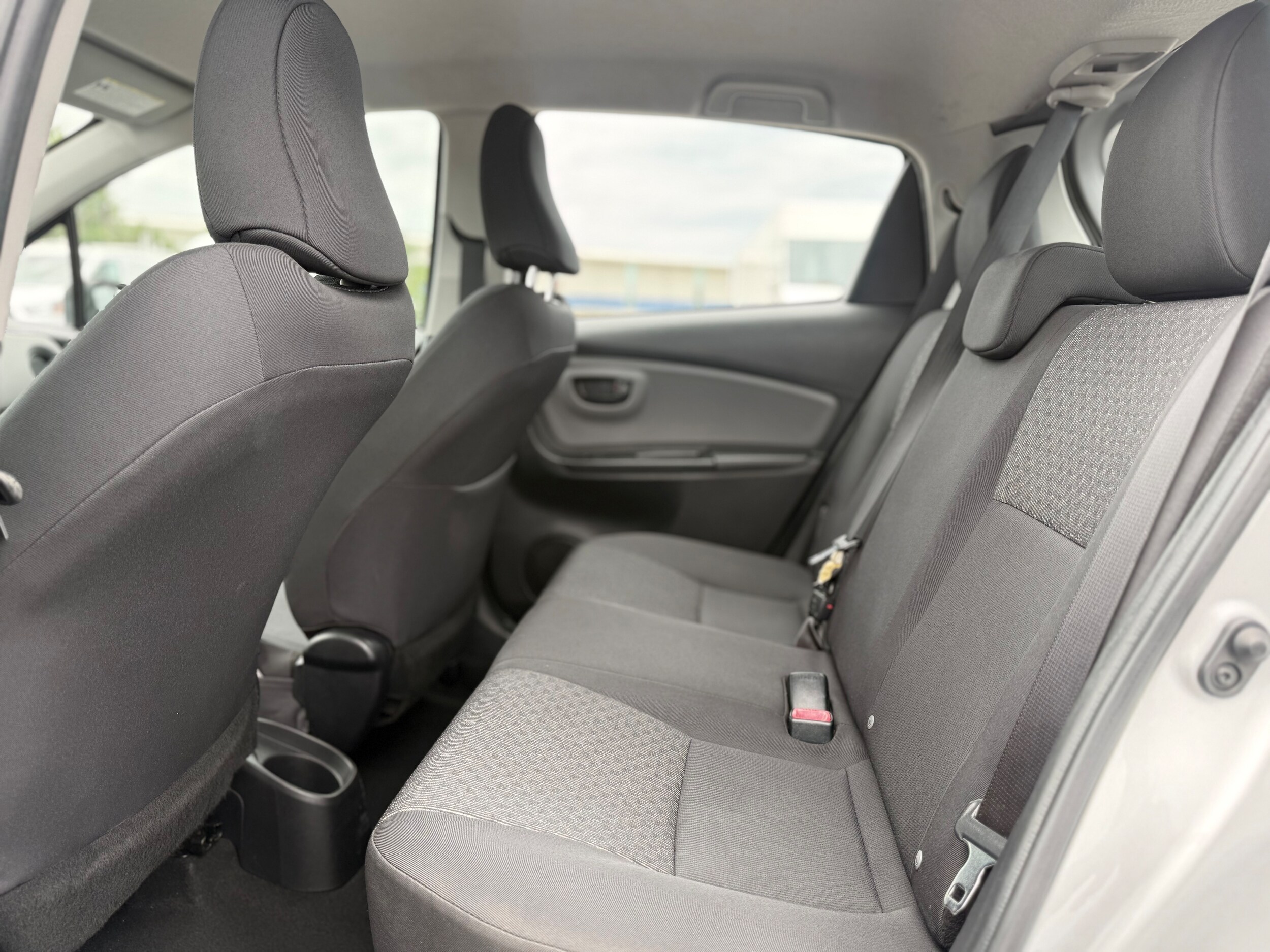 Vehicle image 15 of 32