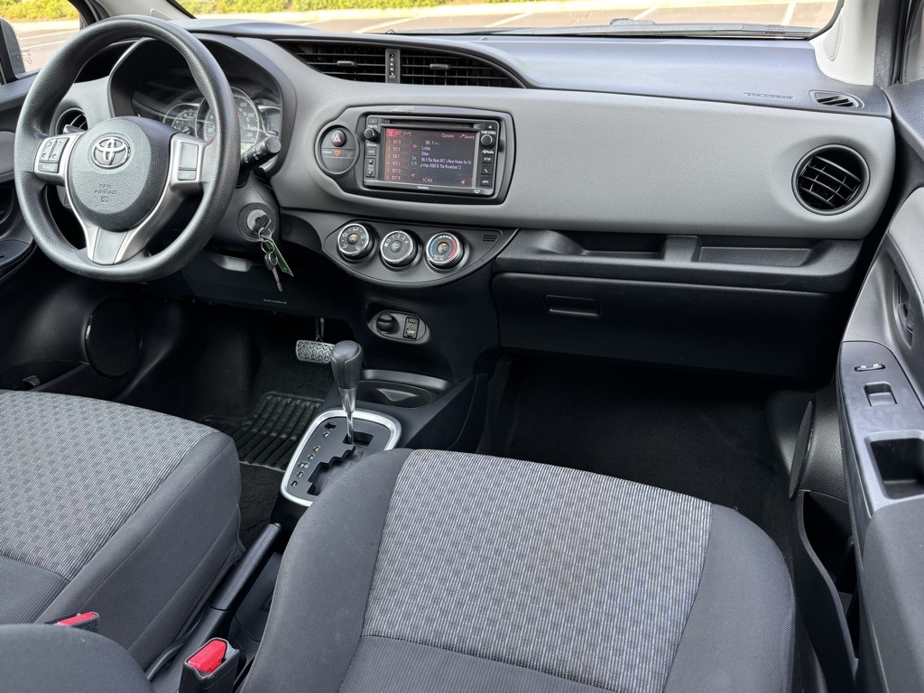 Vehicle image 21 of 23