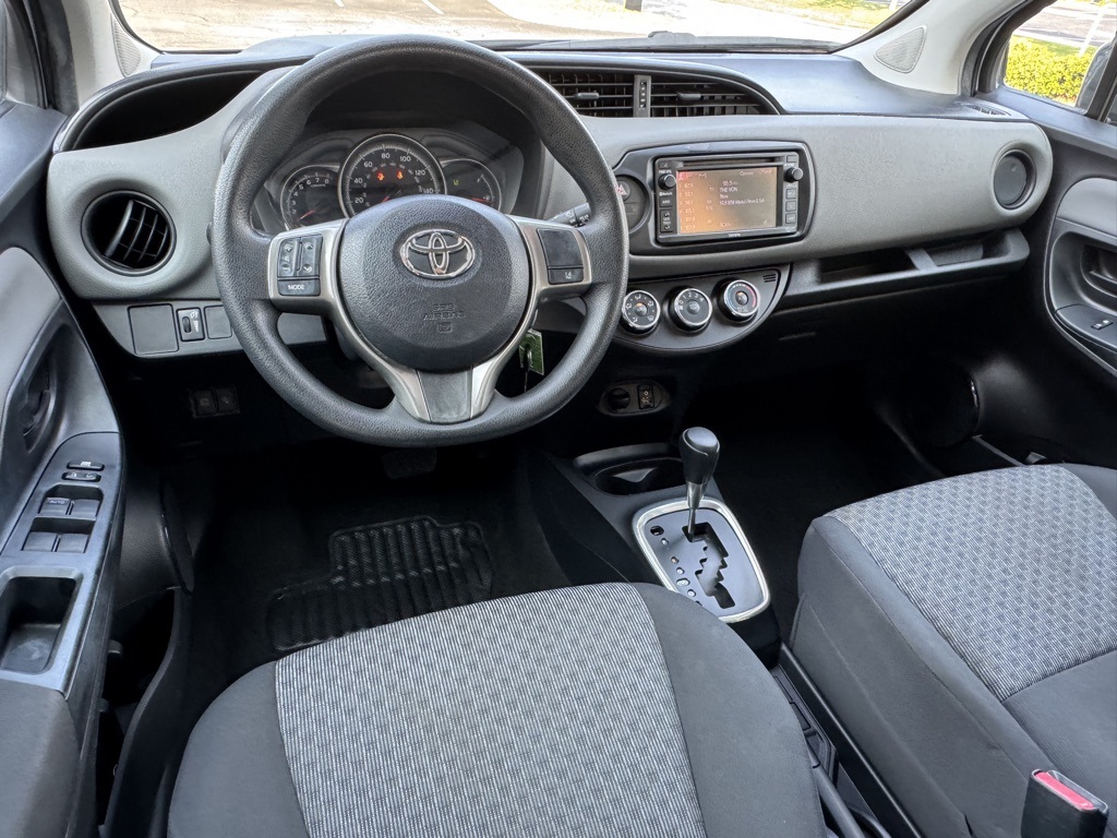 Vehicle image 18 of 23