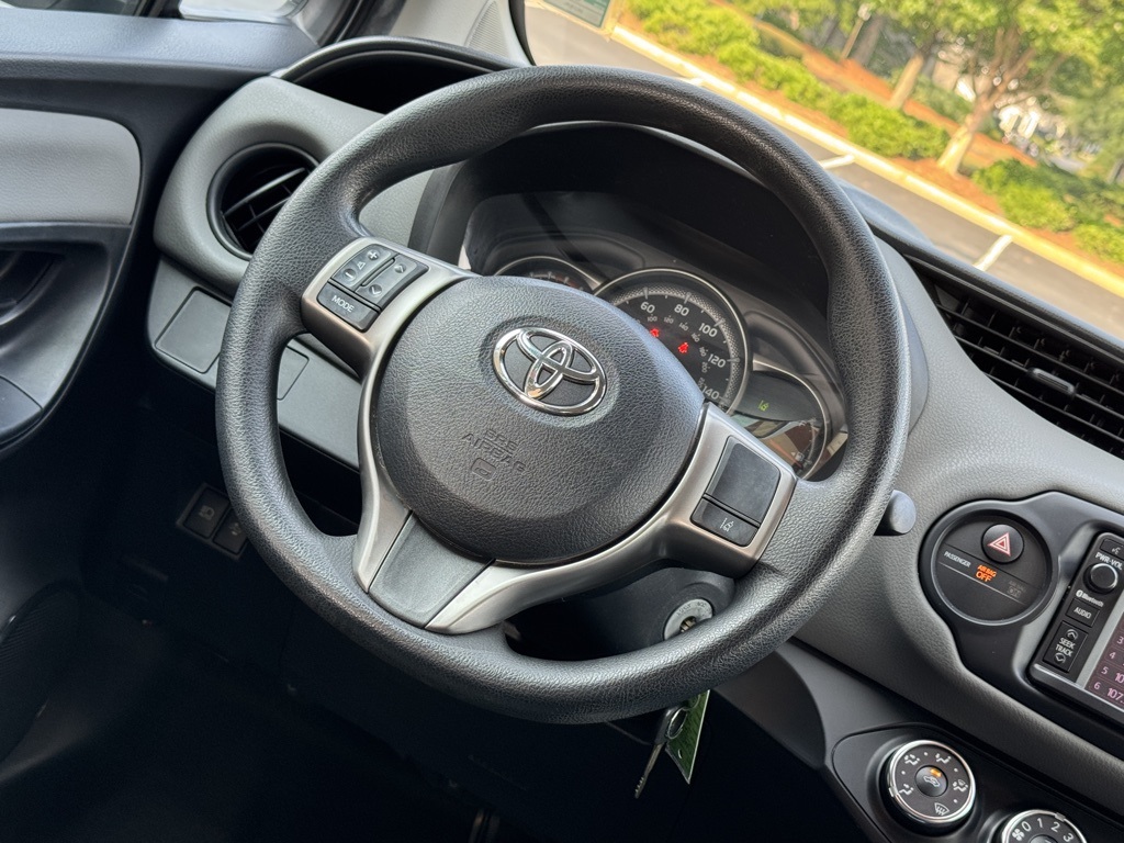 Vehicle image 16 of 23