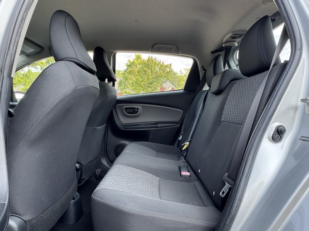 Vehicle image 19 of 23