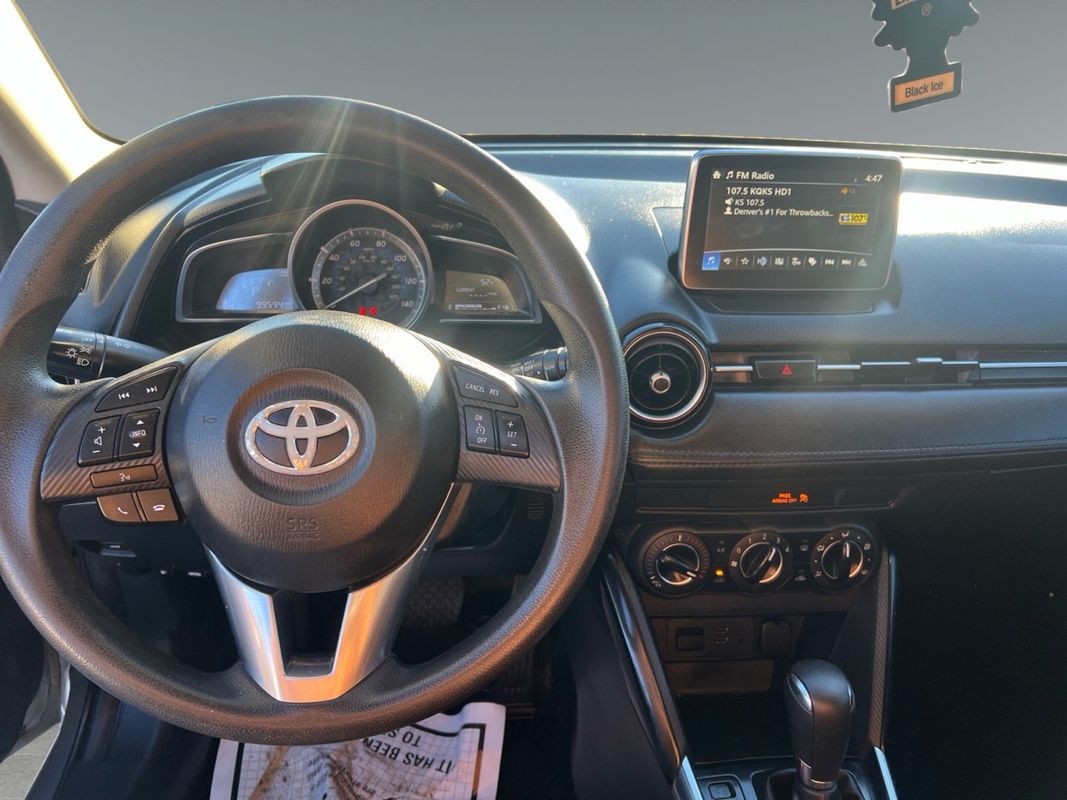 Vehicle image 10 of 15