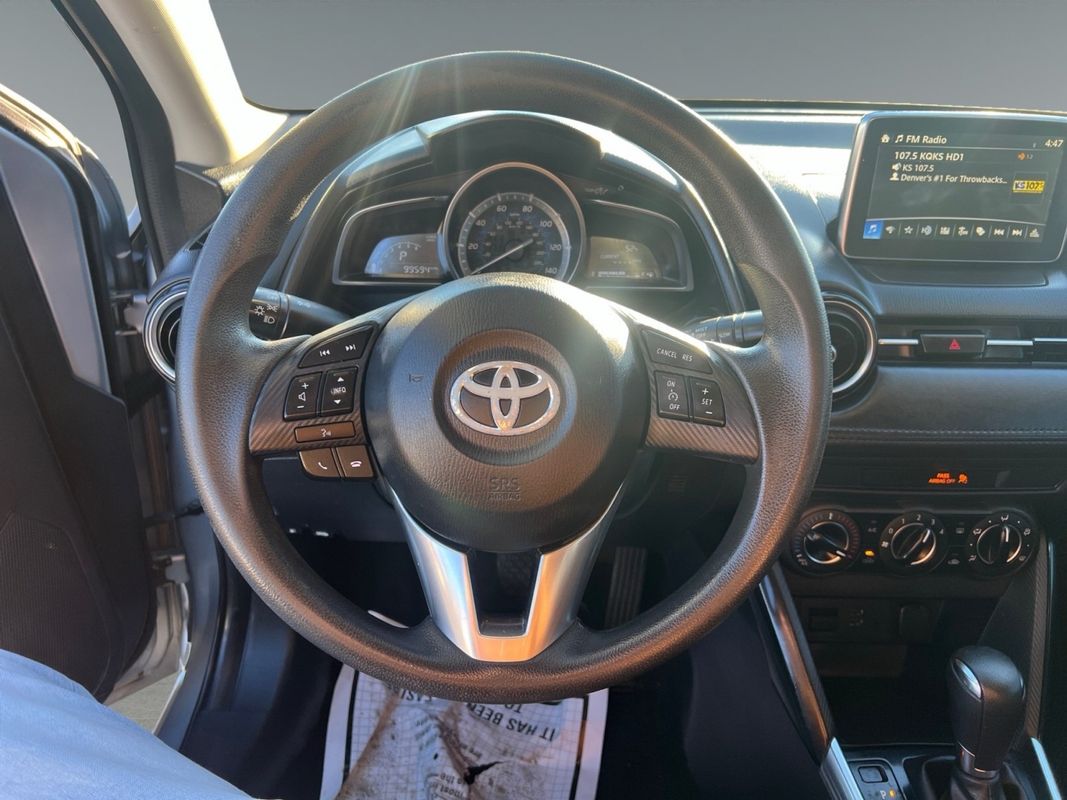 Vehicle image 12 of 15