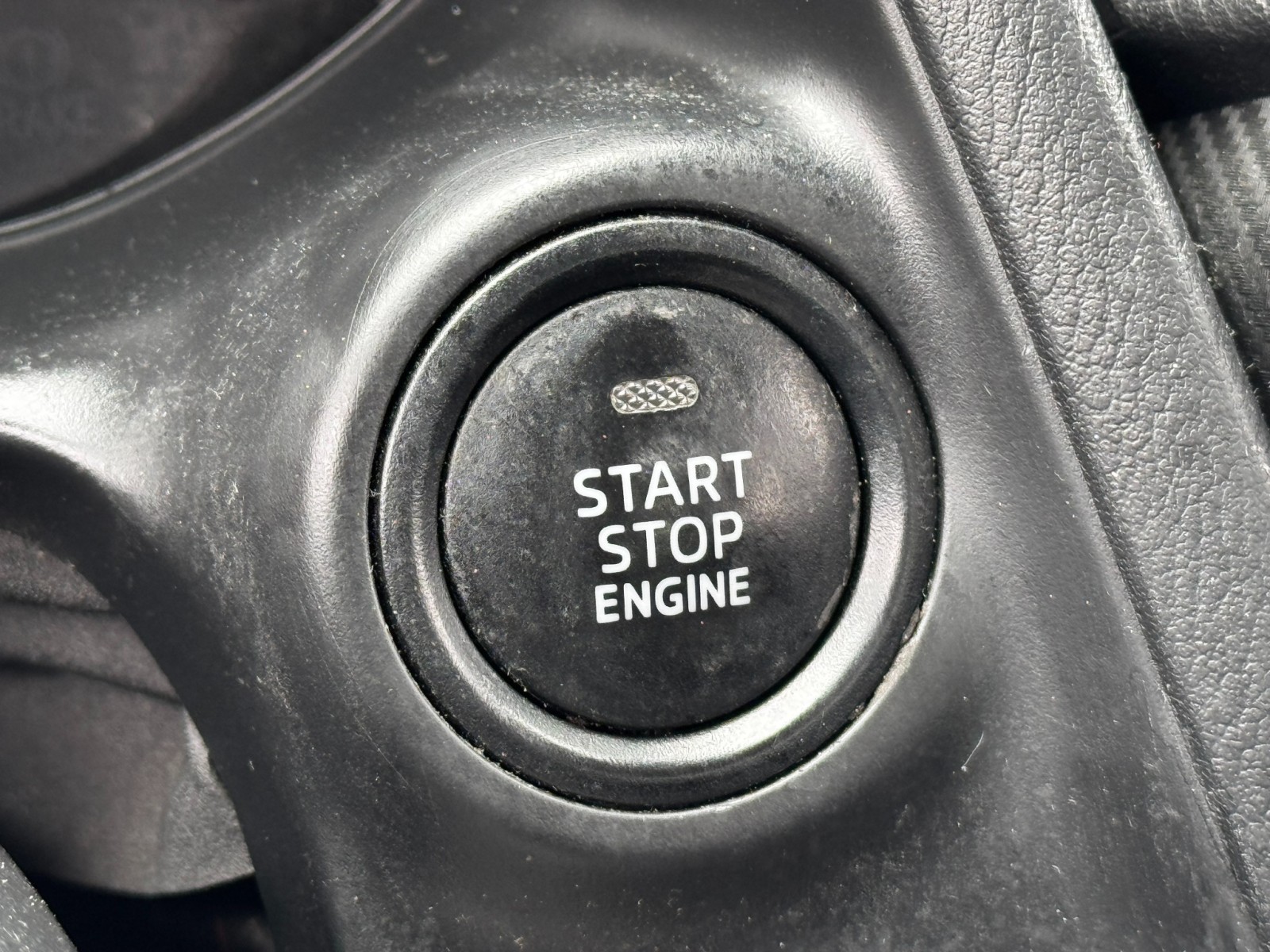 Vehicle image 27 of 45