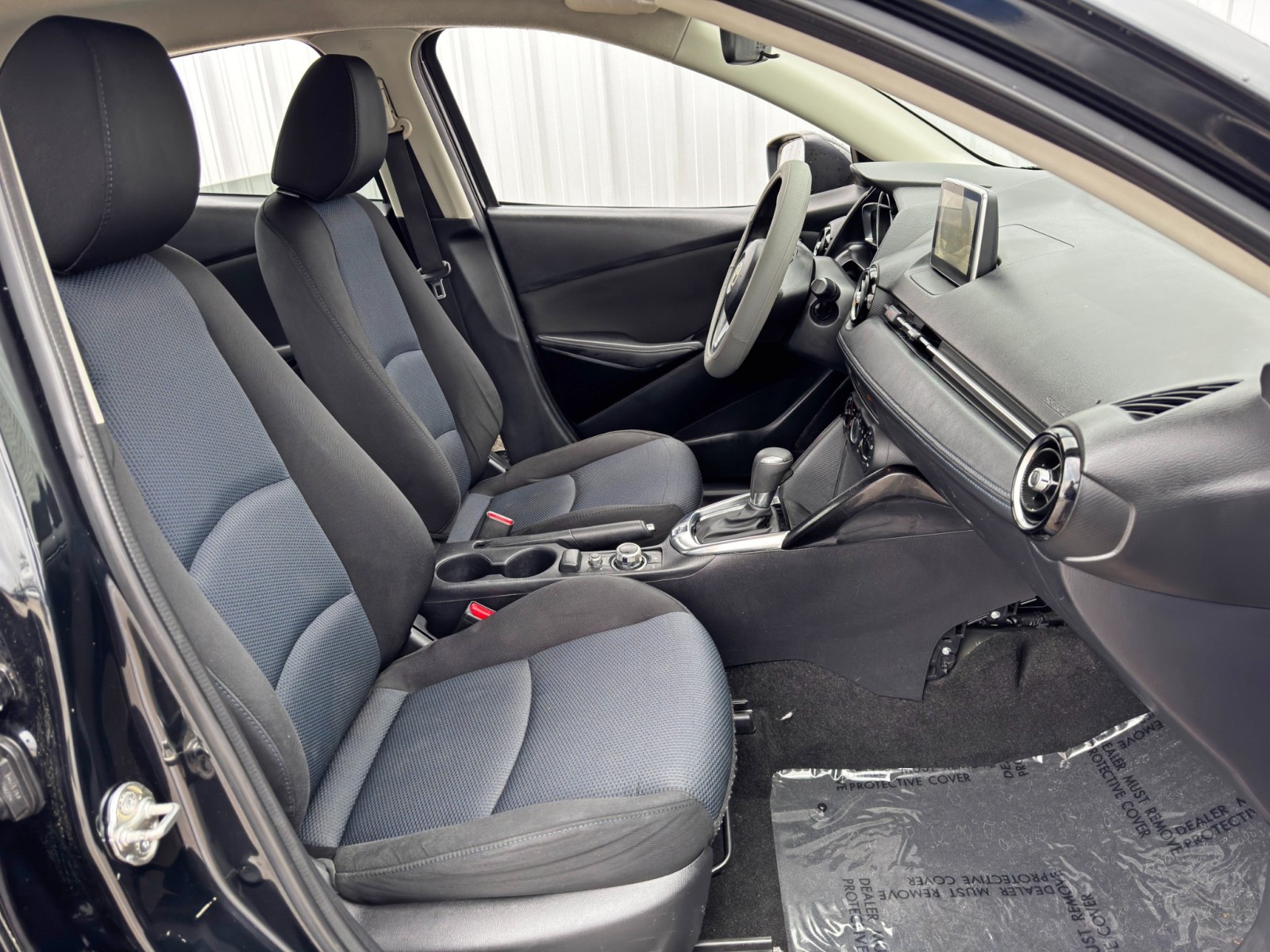 Vehicle image 21 of 45