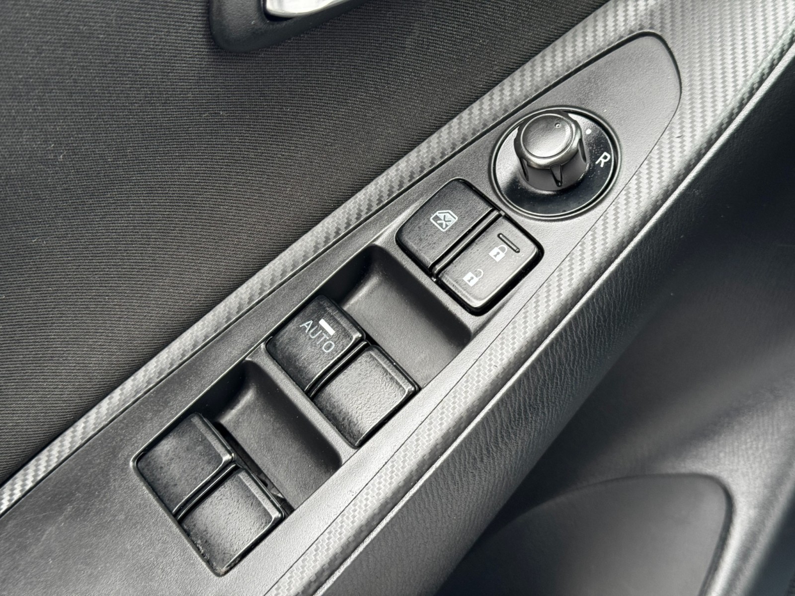 Vehicle image 23 of 45