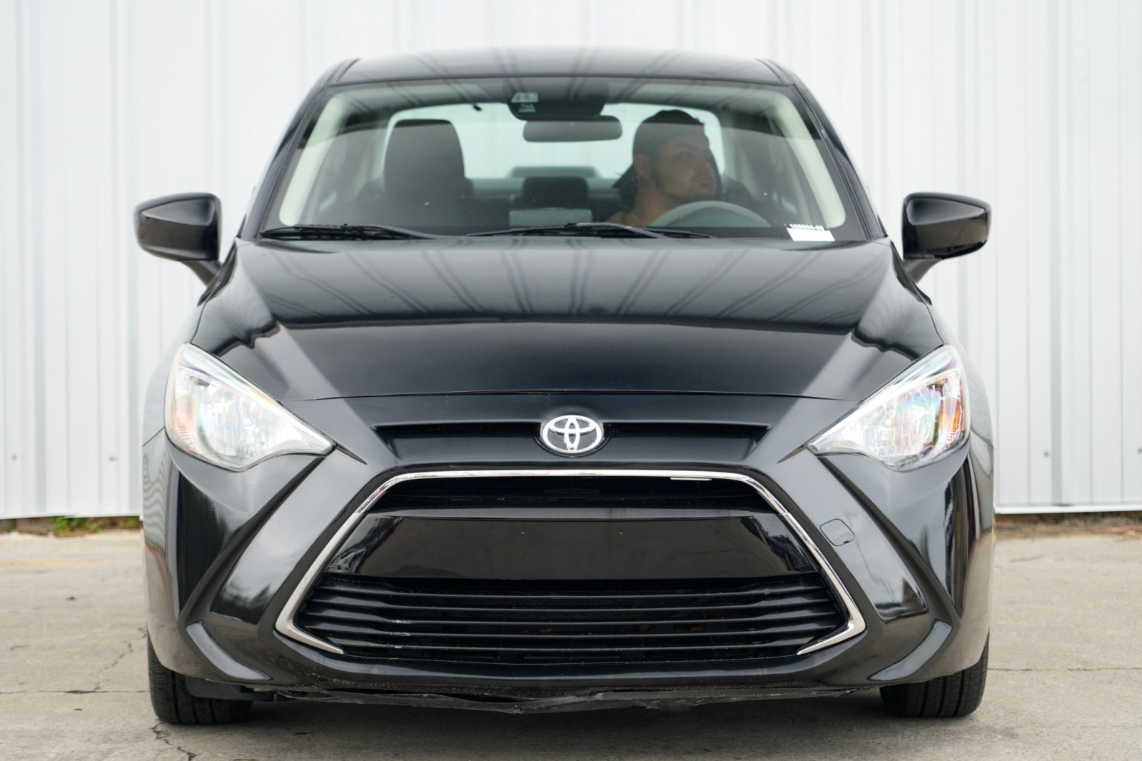 Vehicle image 11 of 45