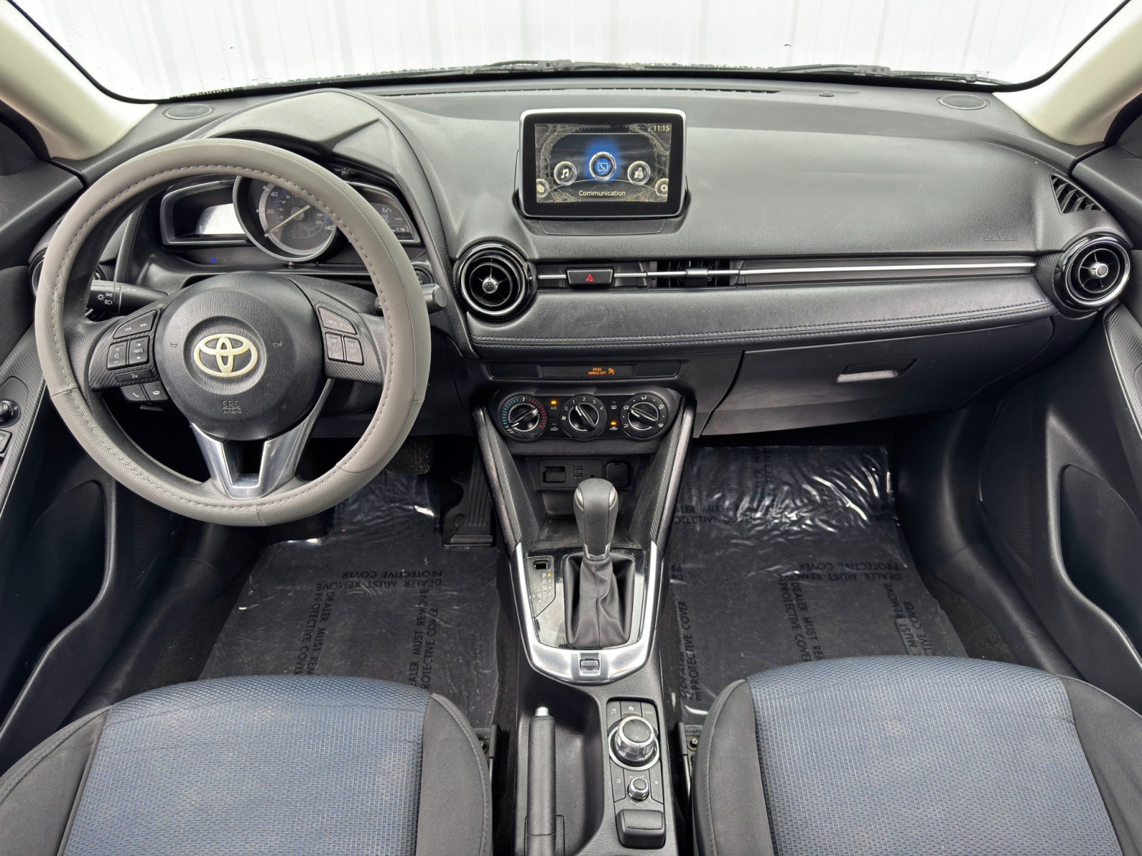 Vehicle image 18 of 45