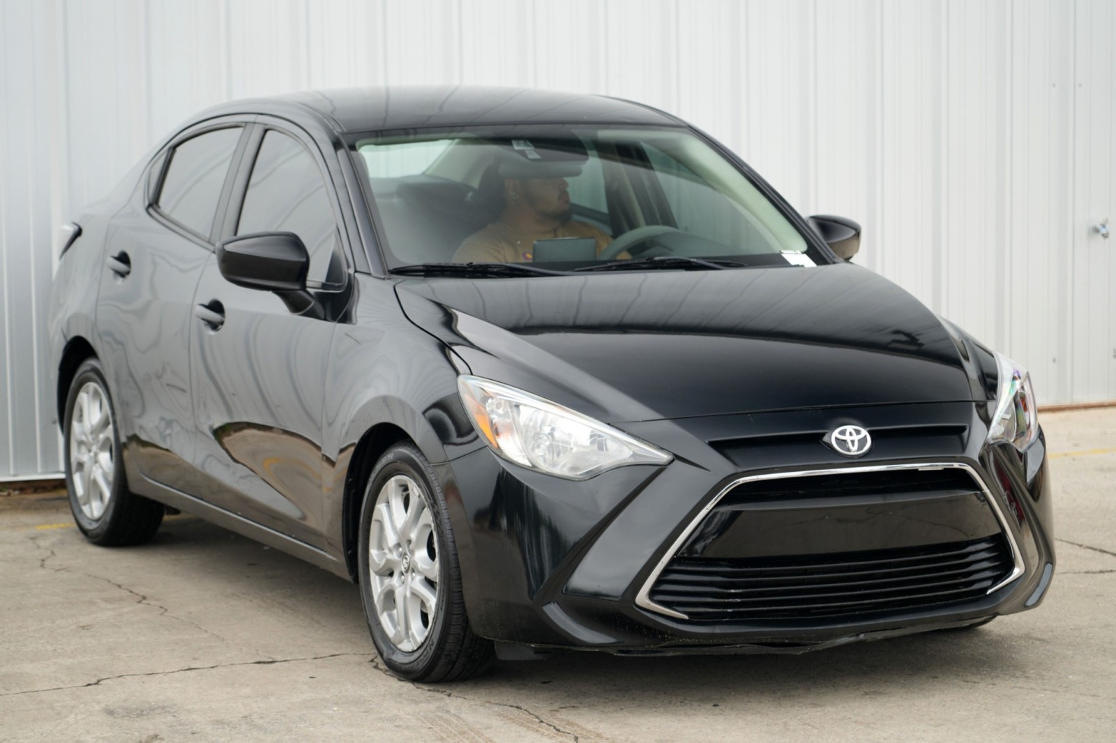 Vehicle image 15 of 45