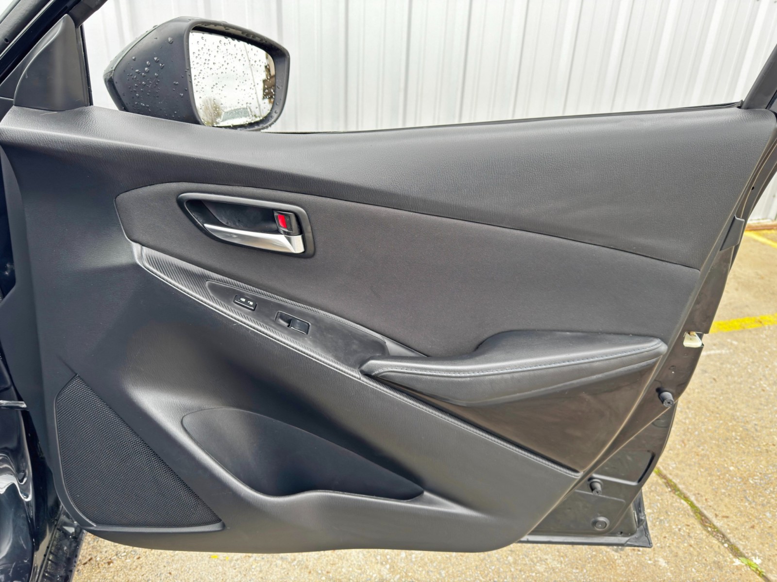 Vehicle image 42 of 45