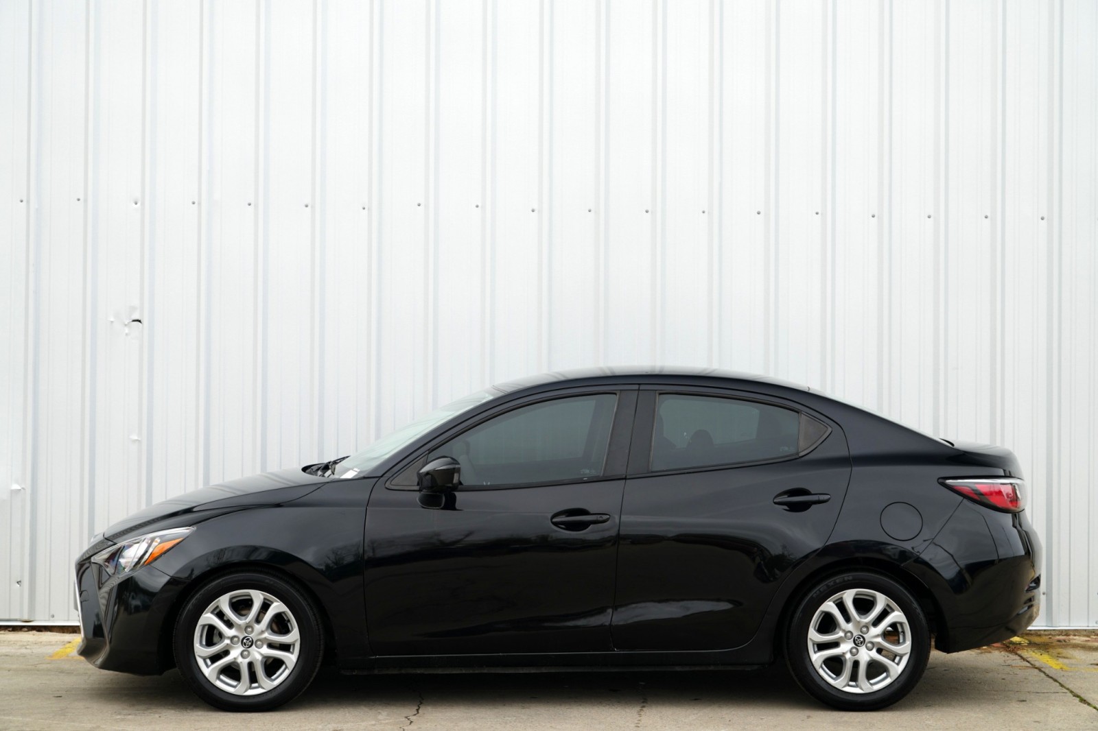 Vehicle image 12 of 45