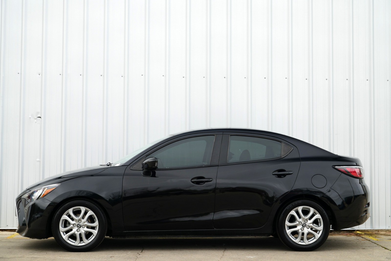 Vehicle image 2 of 45