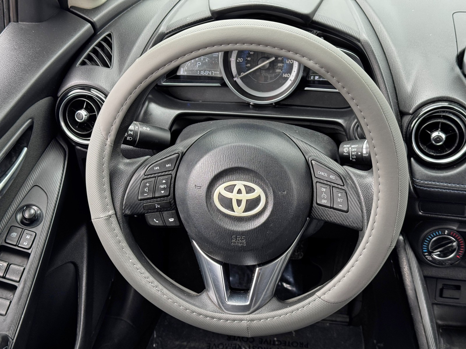Vehicle image 26 of 45