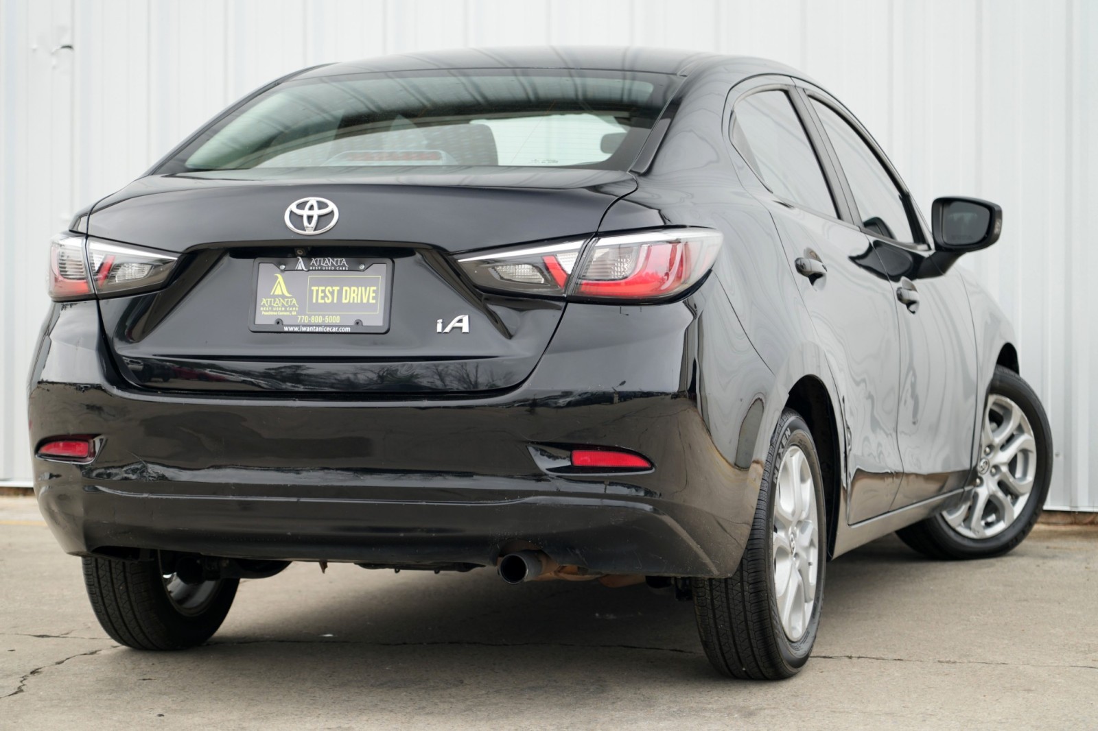 Vehicle image 10 of 45