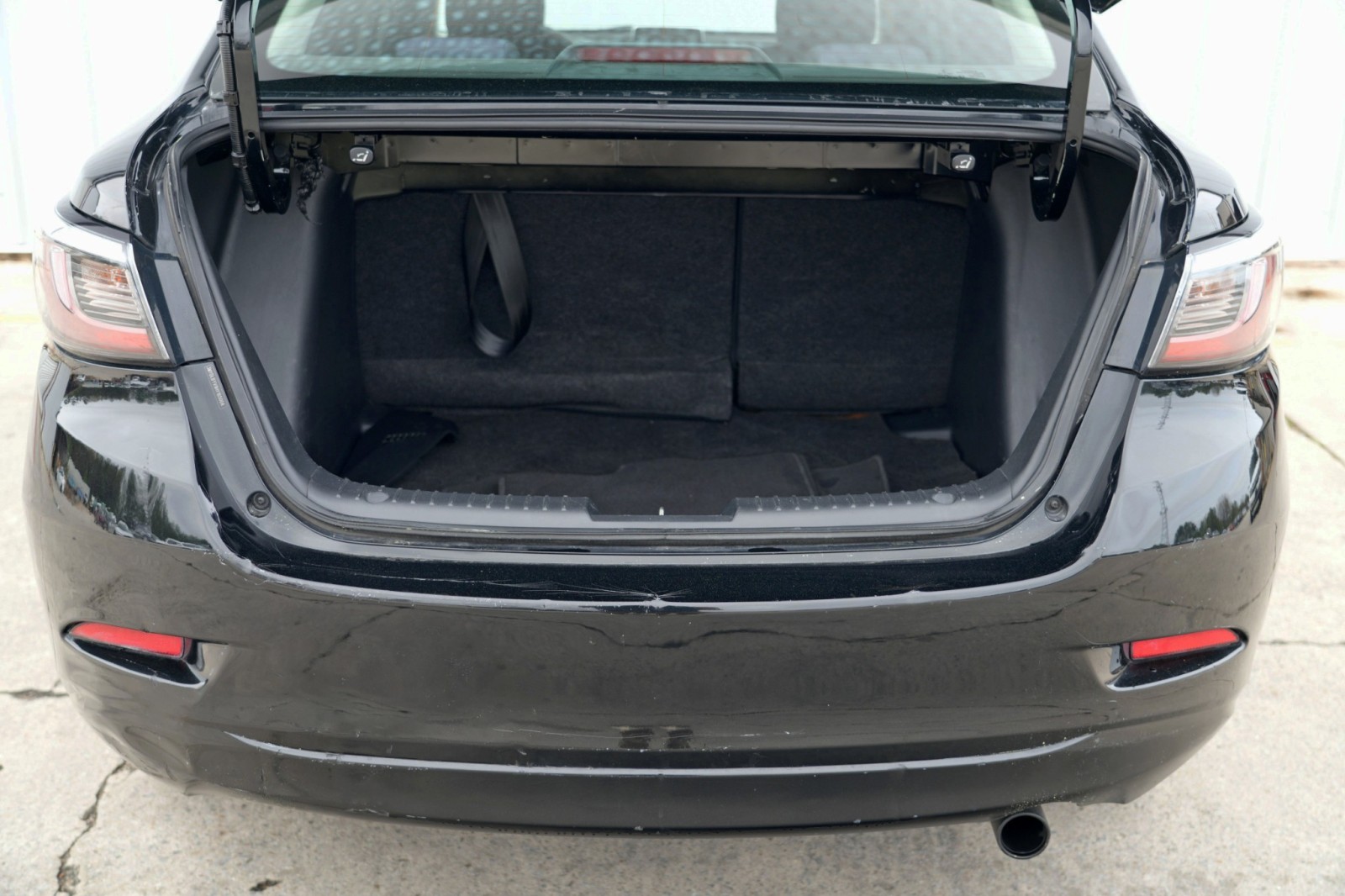 Vehicle image 17 of 45