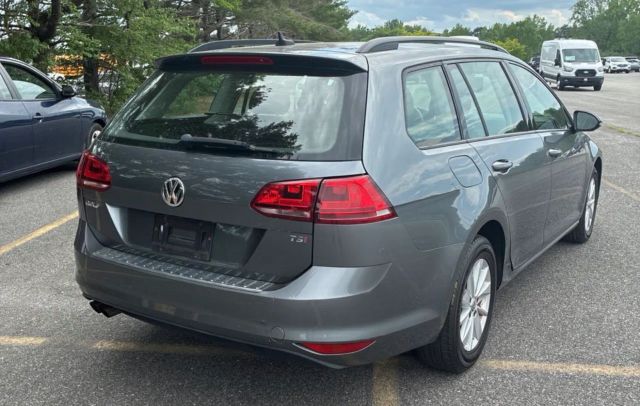 2017 Volkswagen Golf SportWagen S Image 3 of 4