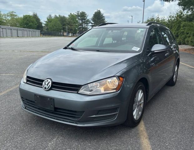 2017 Volkswagen Golf SportWagen S Image 1 of 4