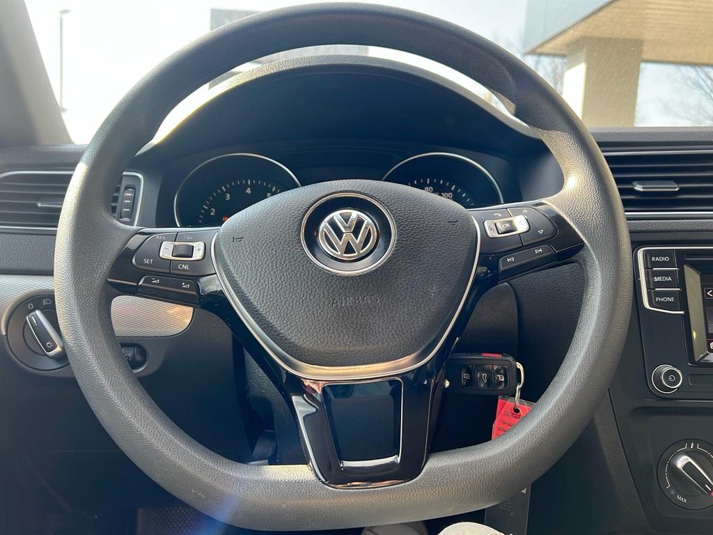 2017 Volkswagen Jetta 1.4T S Image 10 of 11