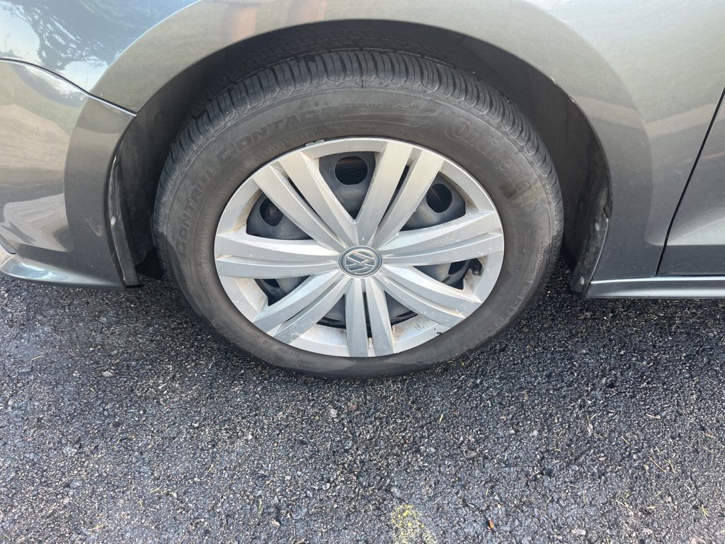 2017 Volkswagen Jetta 1.4T S Image 8 of 13