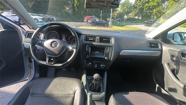 2017 Volkswagen Jetta 1.4T SE Image 15 of 37