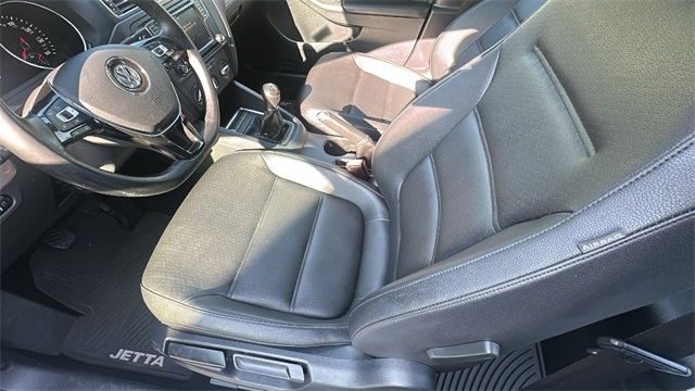 2017 Volkswagen Jetta 1.4T SE Image 13 of 37