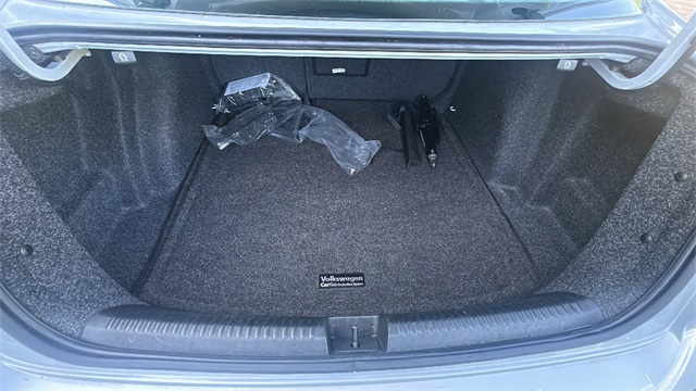 2017 Volkswagen Jetta 1.4T SE Image 9 of 37