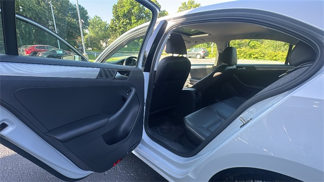 2017 Volkswagen Jetta 1.4T SE Image 14 of 37