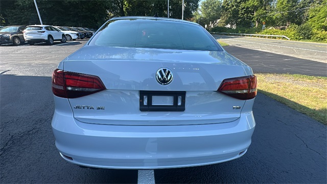 2017 Volkswagen Jetta 1.4T SE Image 5 of 37