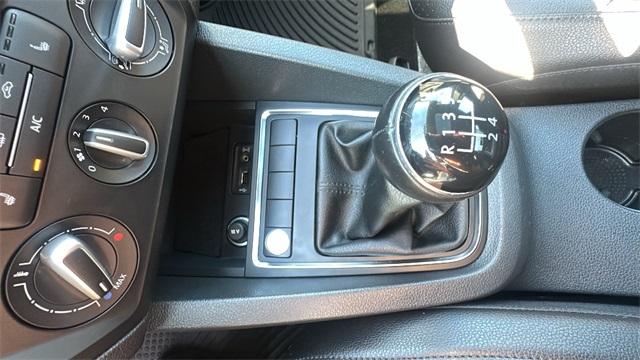 2017 Volkswagen Jetta 1.4T SE Image 30 of 37