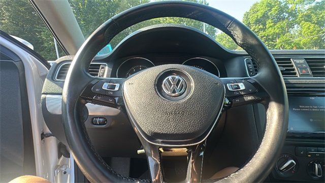 2017 Volkswagen Jetta 1.4T SE Image 34 of 37