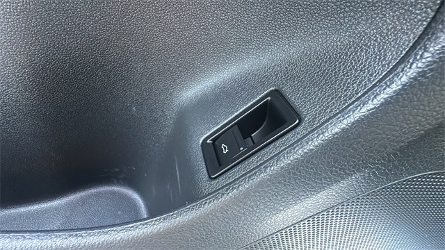 2017 Volkswagen Jetta 1.4T SE Image 36 of 37