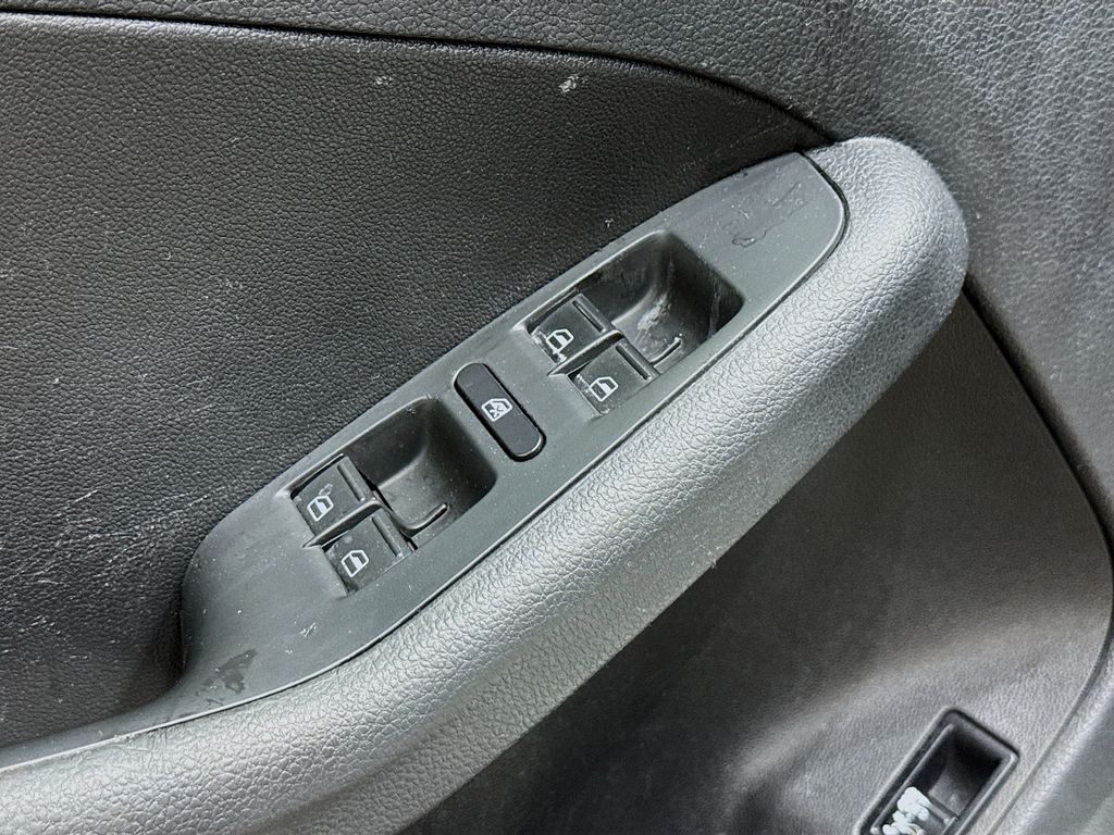 2017 Volkswagen Jetta 1.4T SE Image 28 of 32