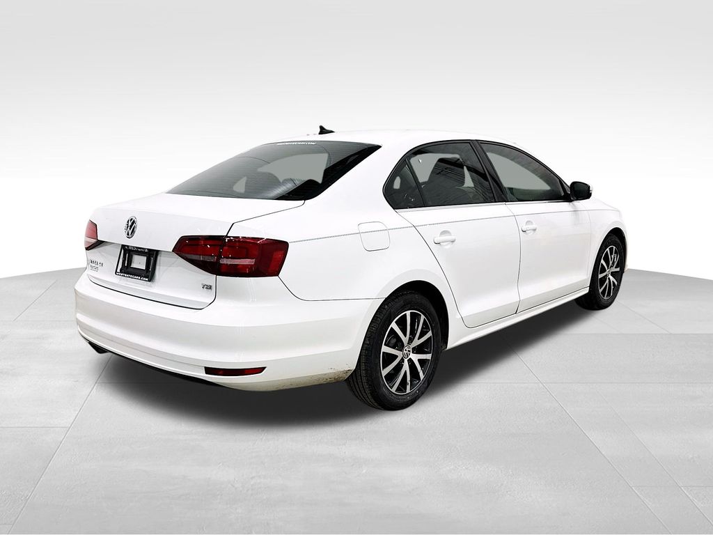 2017 Volkswagen Jetta 1.4T SE Image 3 of 32