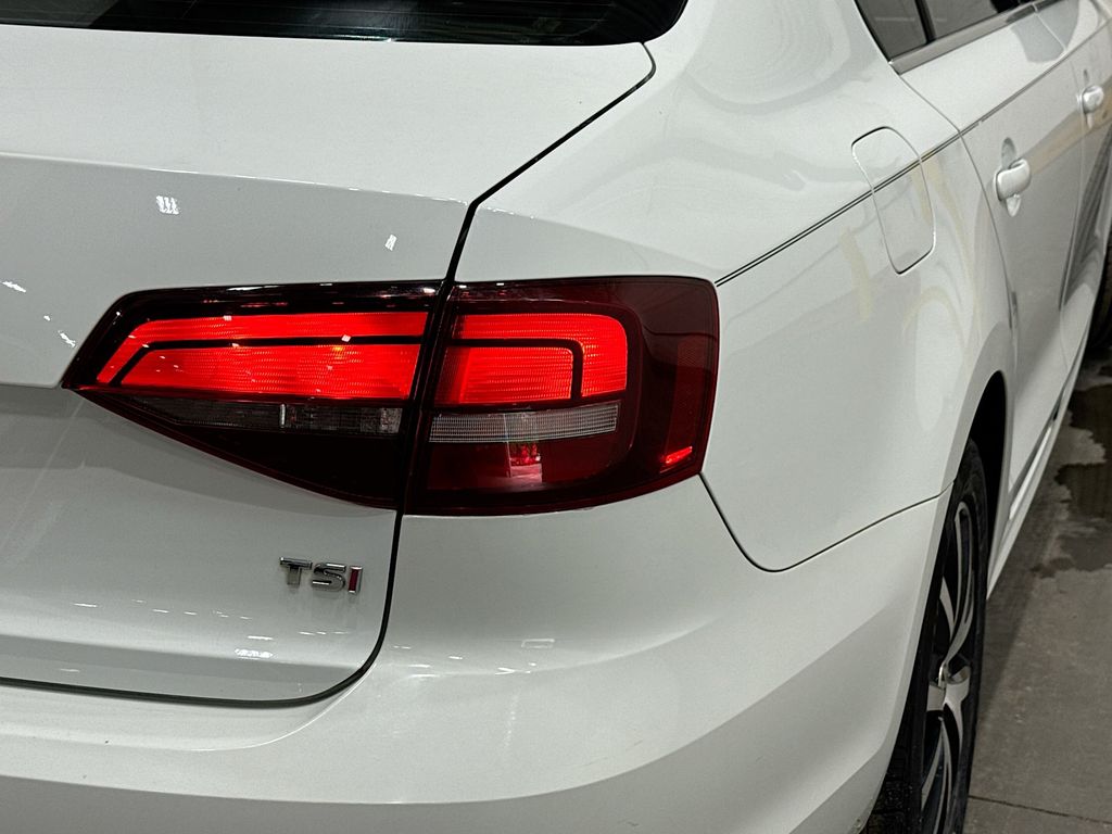 2017 Volkswagen Jetta 1.4T SE Image 31 of 32