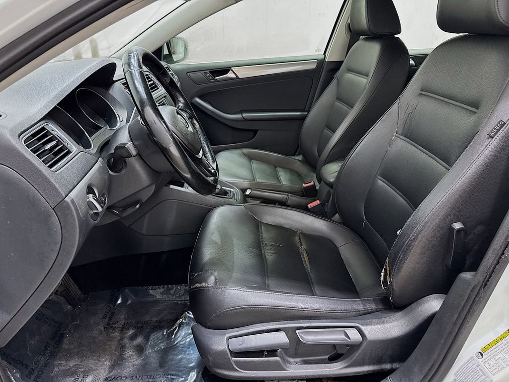 2017 Volkswagen Jetta 1.4T SE Image 11 of 32