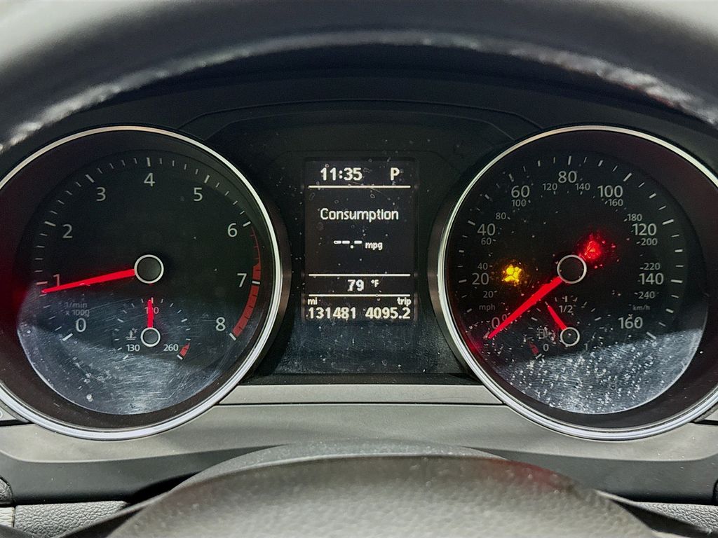 2017 Volkswagen Jetta 1.4T SE Image 16 of 32