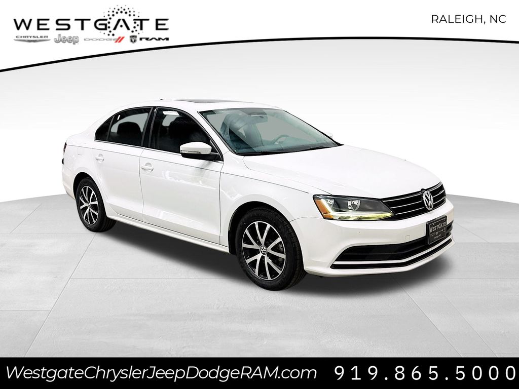2017 Volkswagen Jetta 1.4T SE Image 2 of 32