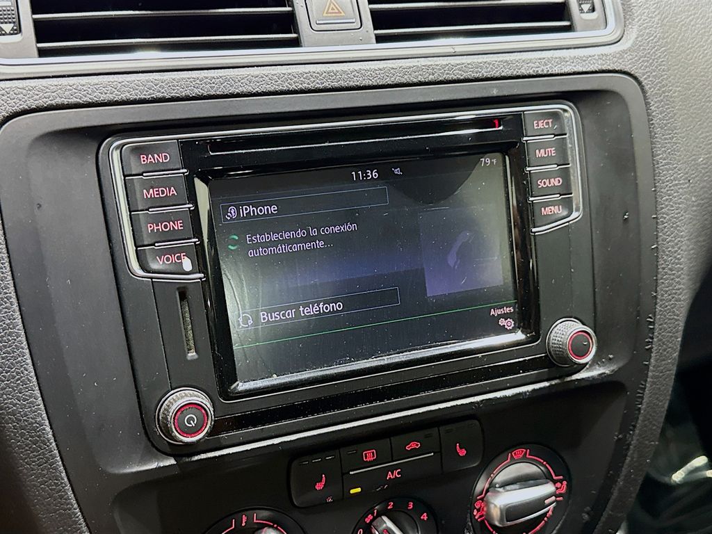 2017 Volkswagen Jetta 1.4T SE Image 18 of 32
