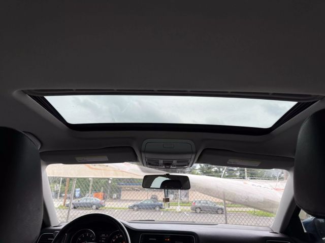 2017 Volkswagen Jetta 1.4T SE Image 33 of 48