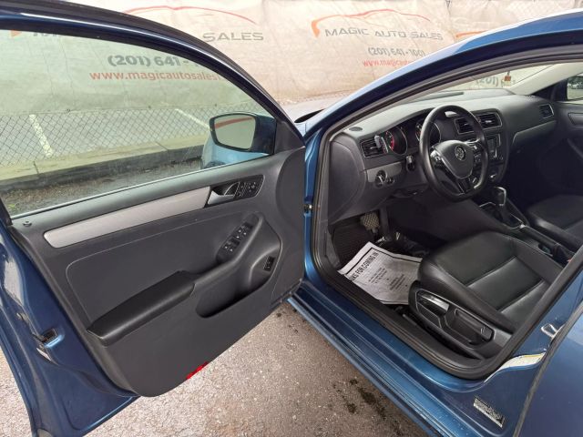 2017 Volkswagen Jetta 1.4T SE Image 35 of 48