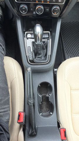 2017 Volkswagen Jetta 1.8T SEL Image 21 of 33