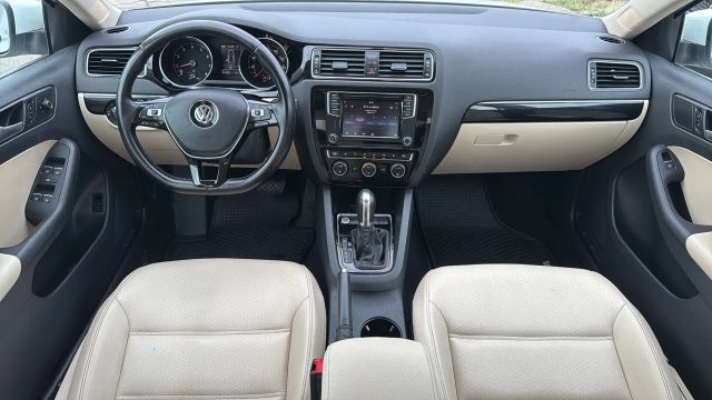 2017 Volkswagen Jetta 1.8T SEL Image 15 of 33