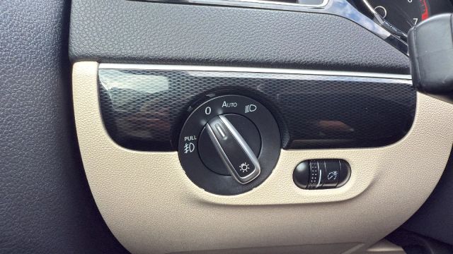 2017 Volkswagen Jetta 1.8T SEL Image 23 of 33
