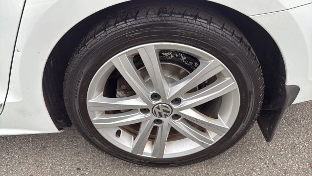 2017 Volkswagen Jetta 1.8T SEL Image 10 of 33