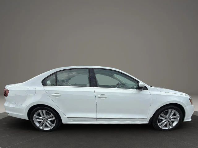2017 Volkswagen Jetta 1.8T SEL Image 4 of 33