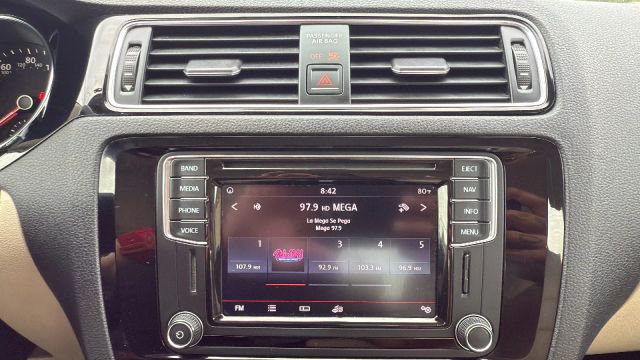 2017 Volkswagen Jetta 1.8T SEL Image 20 of 33