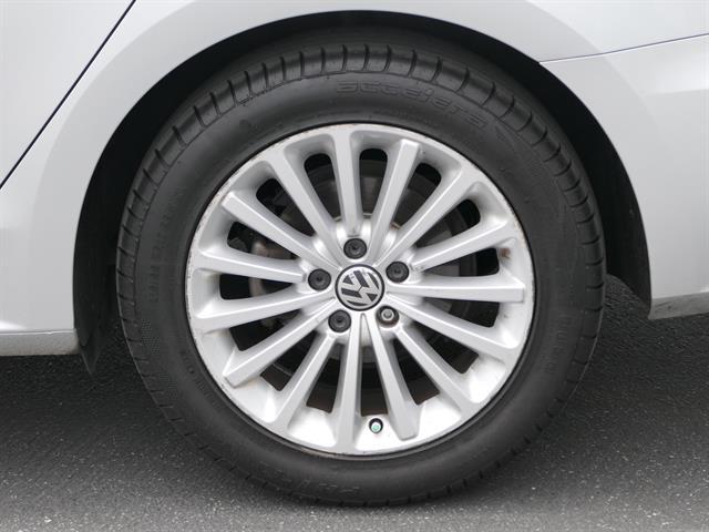2017 Volkswagen Passat 1.8T SE Image 10 of 30