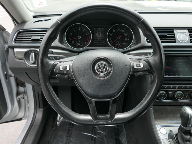 2017 Volkswagen Passat 1.8T SE Image 26 of 30