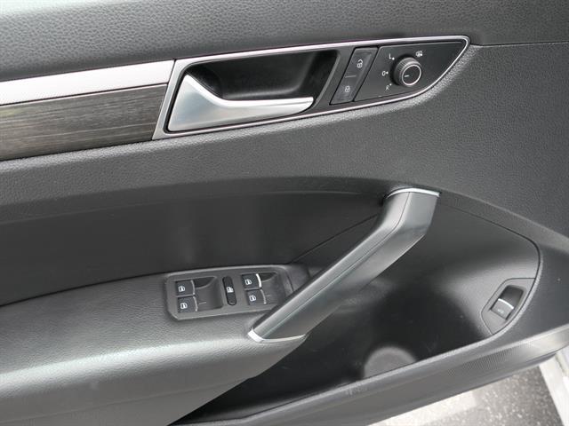 2017 Volkswagen Passat 1.8T SE Image 22 of 30