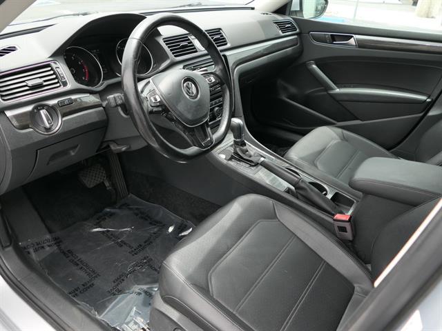 2017 Volkswagen Passat 1.8T SE Image 17 of 30